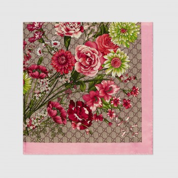 Коприна Gucci креп с гербери и карамфили
