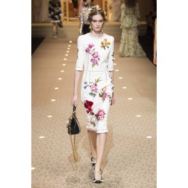 Коприна Dolce&Gabbana с цветя на бял фон