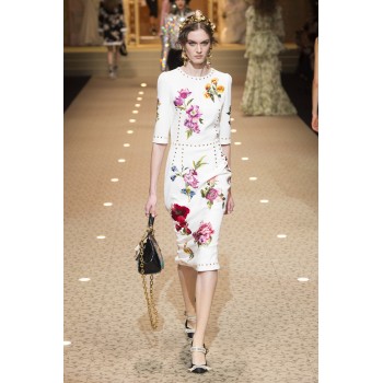 Коприна Dolce&Gabbana с цветя на бял фон
