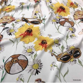 Коприна Dolce&Gabbana маргарити бял фон