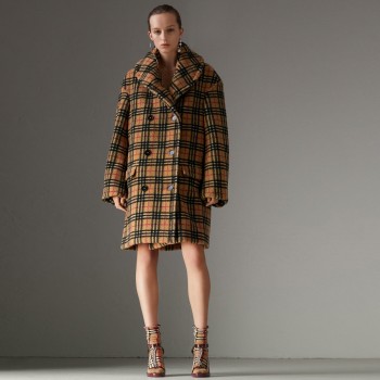 Кашмир Burberry двупластов карамел