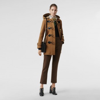 Кашмир Burberry двупластов карамел