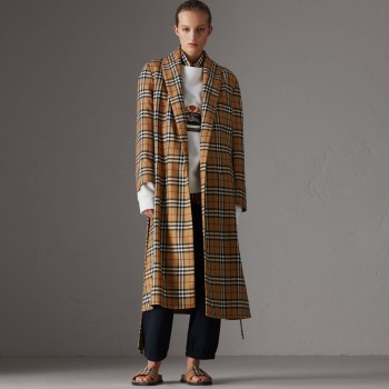 Кашмир Burberry двупластов карамел